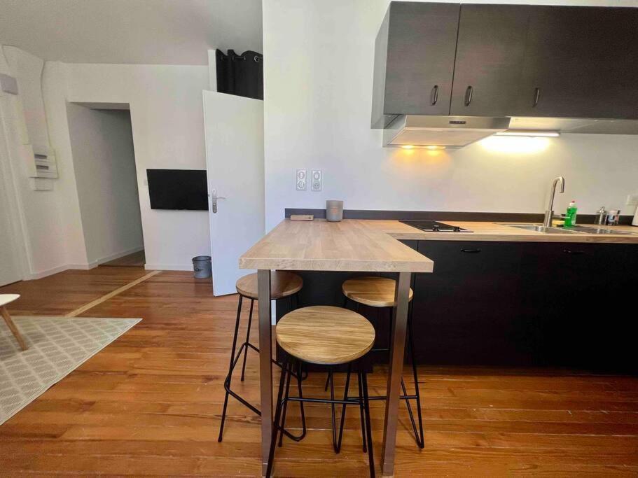 Appartement Climatise 4 Personnes / Centre-Ville Besancon Luaran gambar
